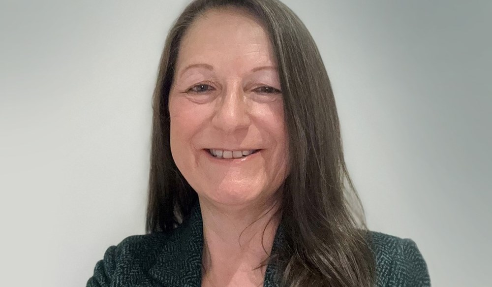 Head and shoulders photo of Janet Swadling